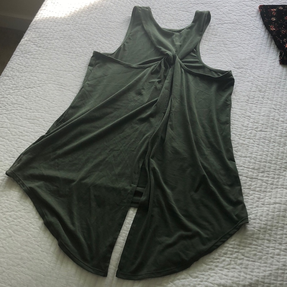 Mondetta Tie-Back Workout Top (w/o tags)